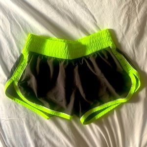 UAHeat Gear Shorts. Size sm. Lime green& grey.